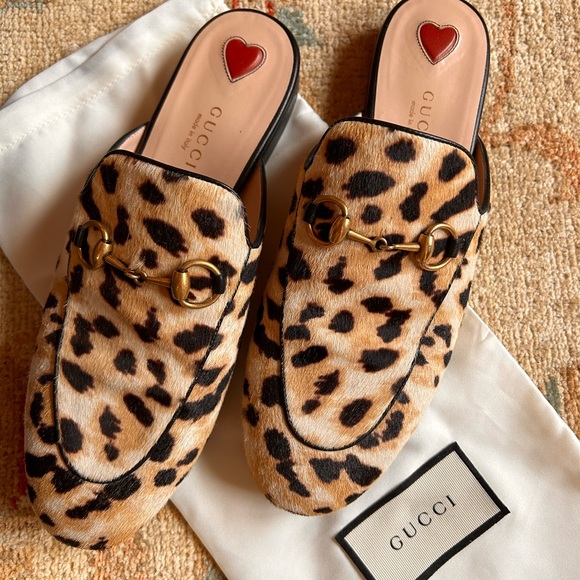 Gucci Leopard Print Pony Hair Slide Loafers size 36.5 Only worn a few times ♥️ - Picture 2 of 11